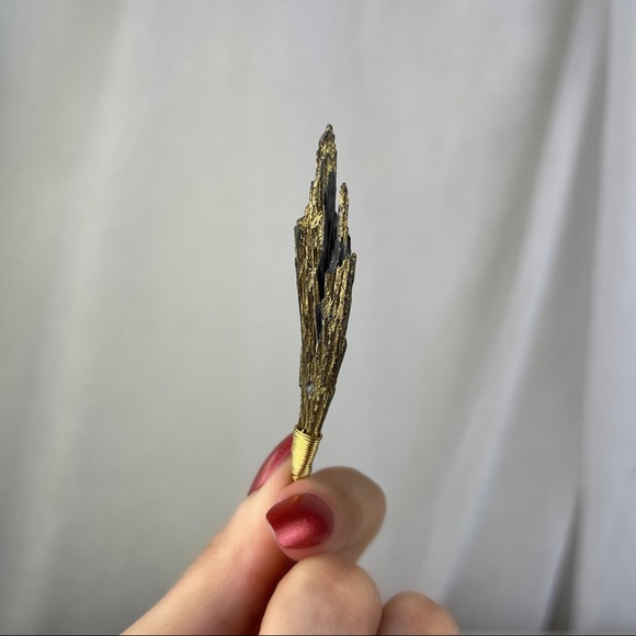 🚫SOLD🚫 NWOT Sage Goddess Alchemist Gold Plated Black Kyanite Pendant Necklace - Picture 10 of 16